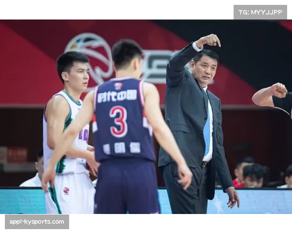 CBA官方体能测试数据显示,季后赛球队球员的疲劳指数普遍进入“黄色预警”区间